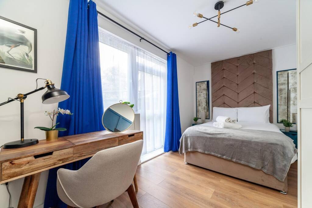 Lägenhet Lux 3-bed With Patio In