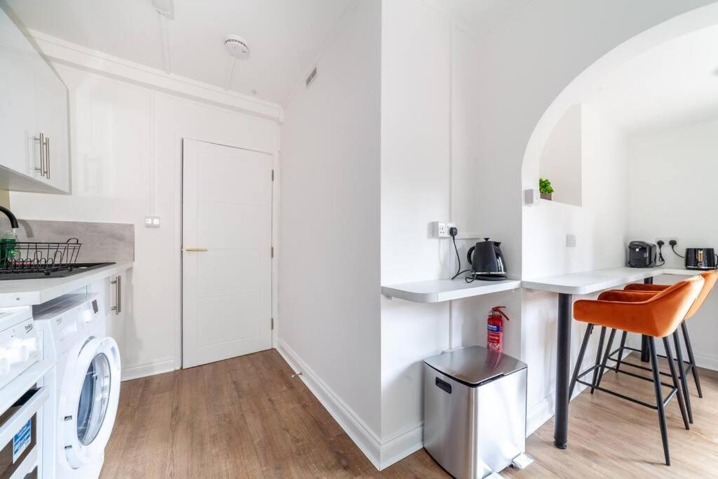 Lägenhet Lux 3-bed With Patio In *