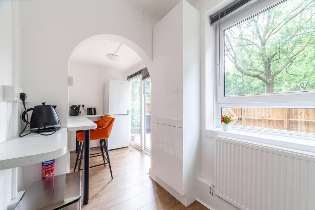 Lägenhet Lux 3-bed With Patio In