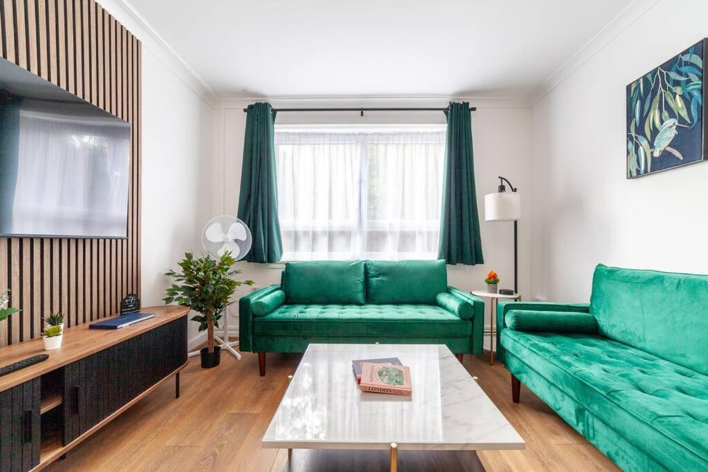 Lux 3-bed With Patio In Lägenhet