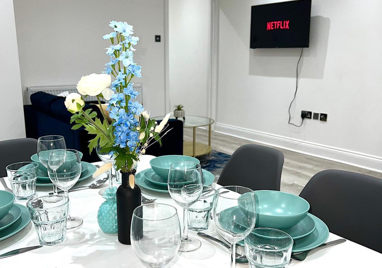 Three Bedroom By Dashh Short Lets & Serviced In Shepherds Bush Sleeps 9 With Free Wifi Vakantiehuis Londen