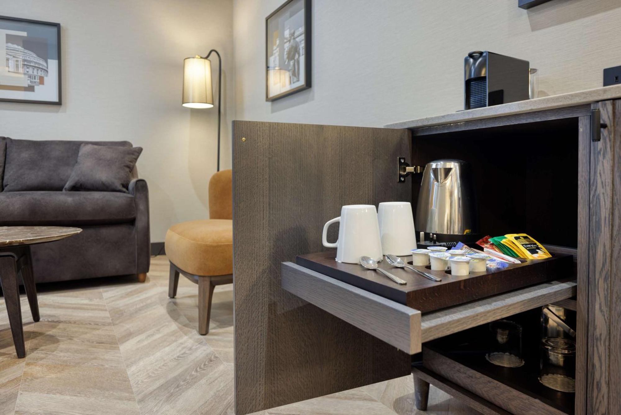 Hotel Doubletree By Hilton Victoria Londra
