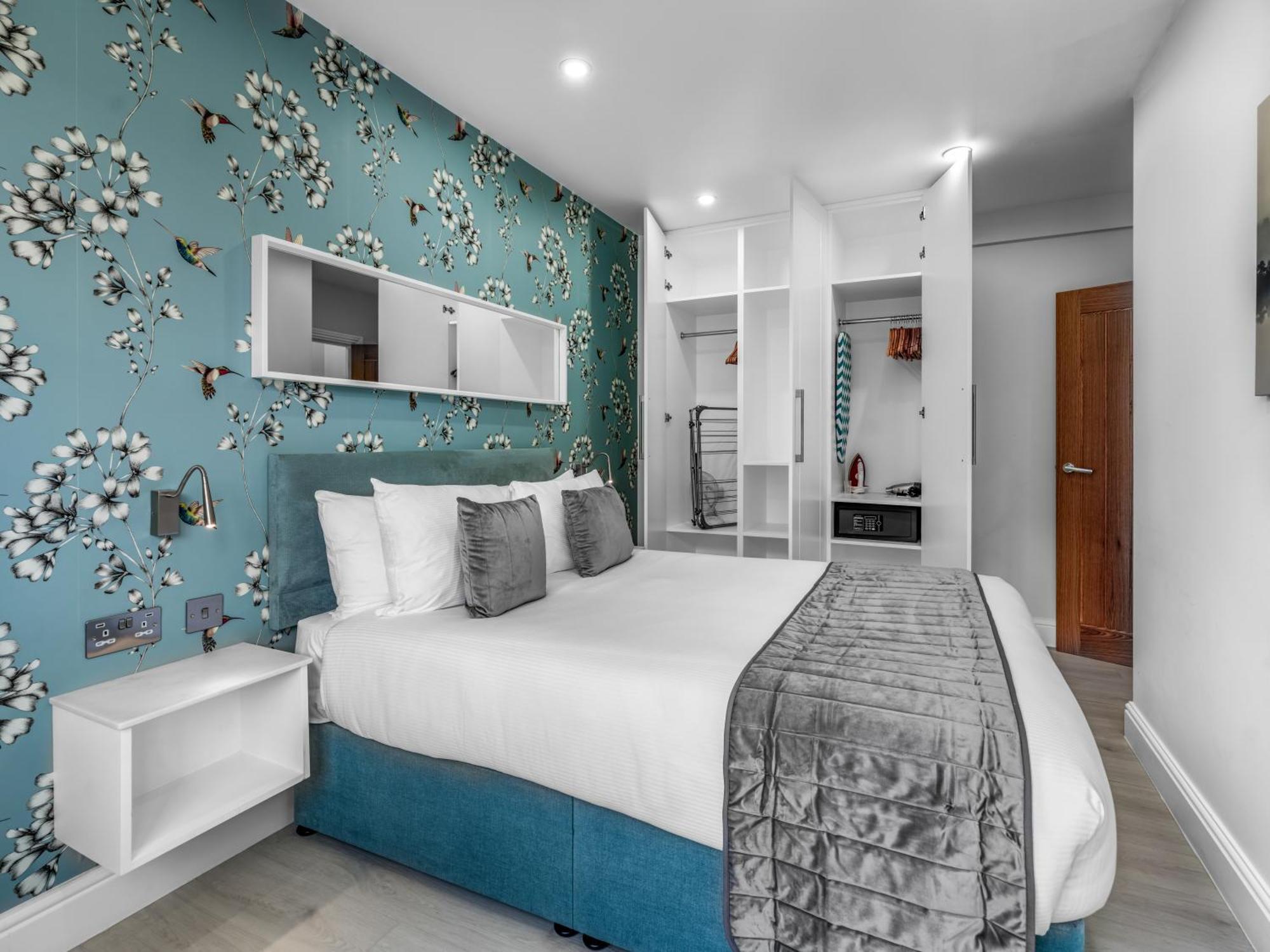 Chelsea Cloisters Serviced * London