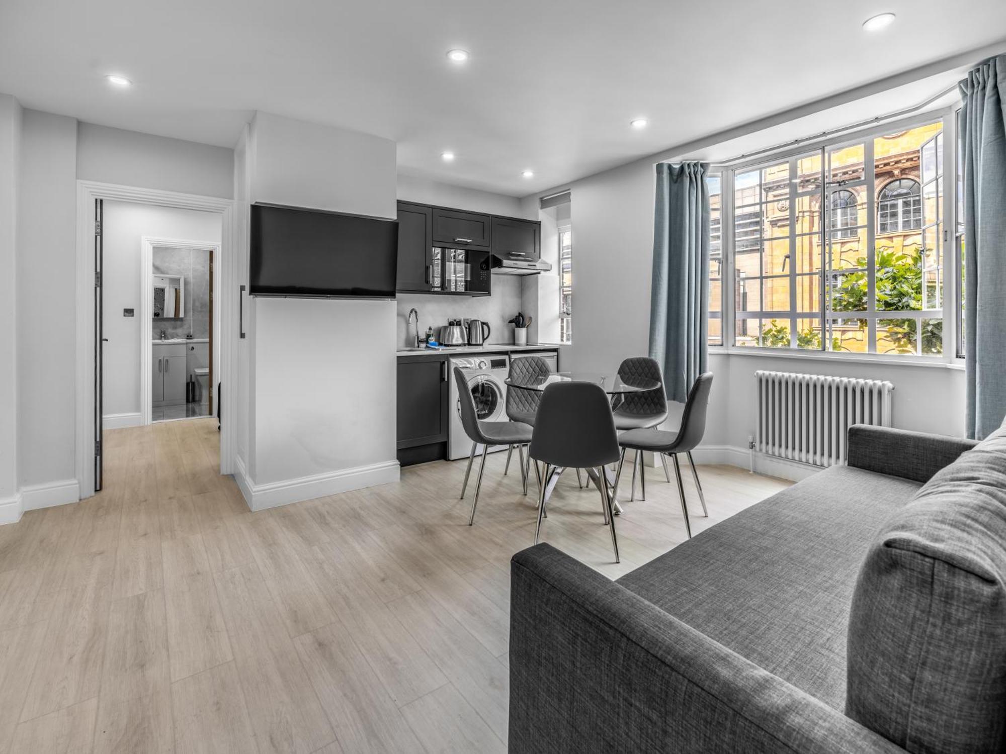 Chelsea Cloisters Serviced Apartment *