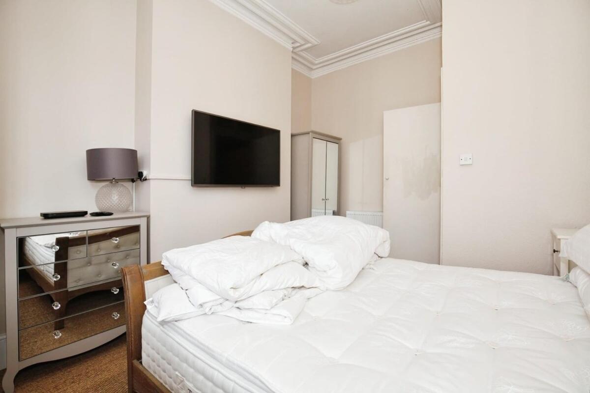Cozy 2br Flat Sleeps 3 London