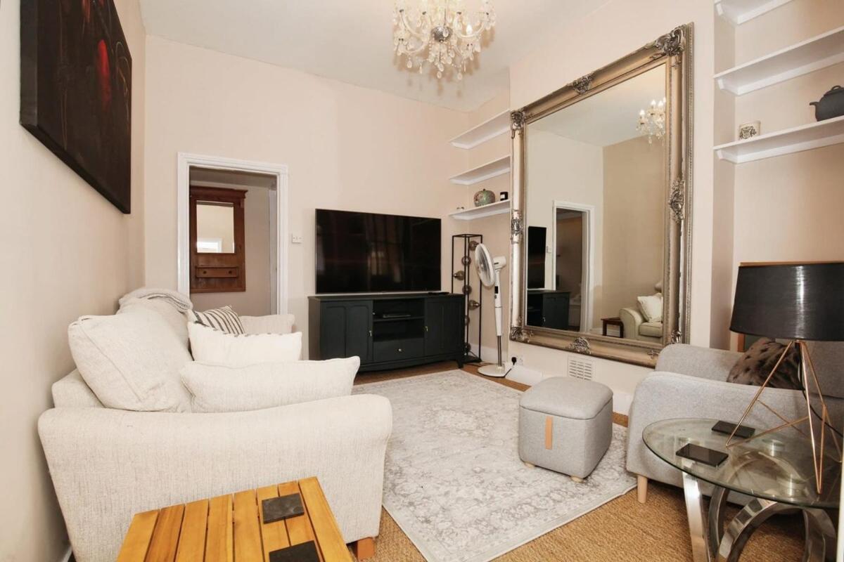 Apartment Cozy 2br Flat Sleeps 3
