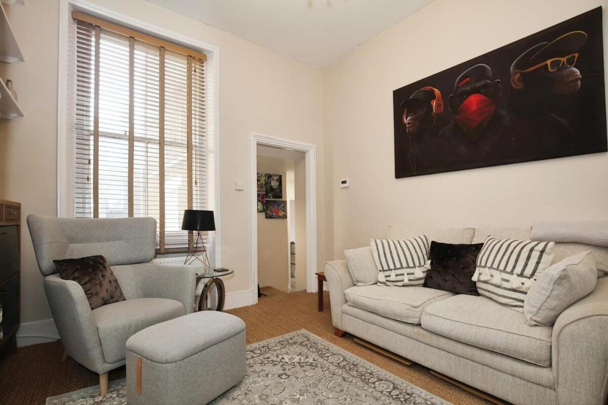 Apartment Cozy 2br Flat Sleeps 3 *