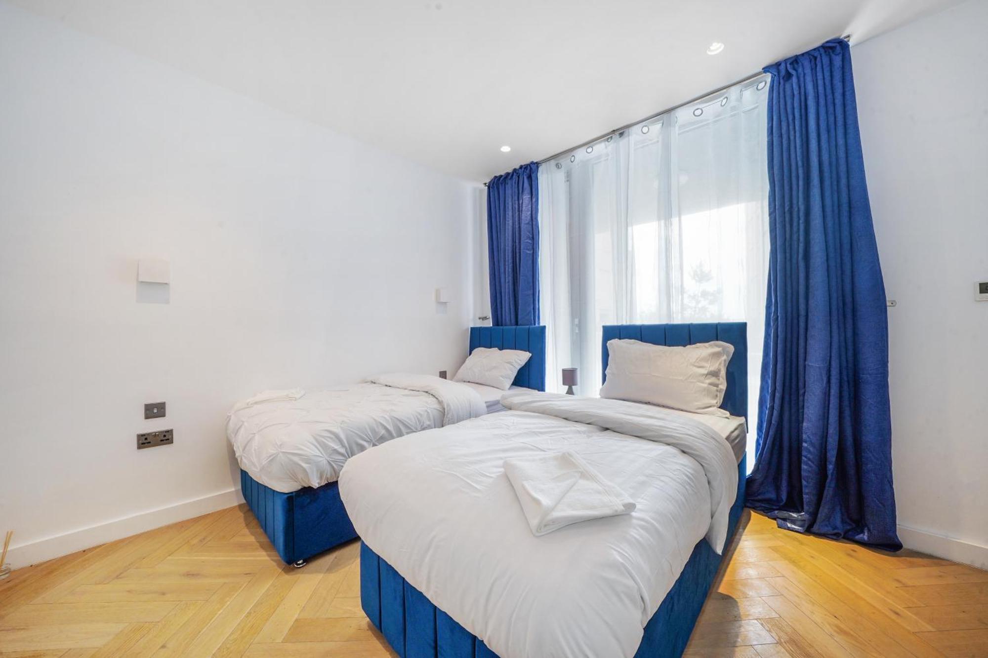The Zurich Apartment, 6 Beds, 15mins To London, 10mins Wembley Stadium Leilighet