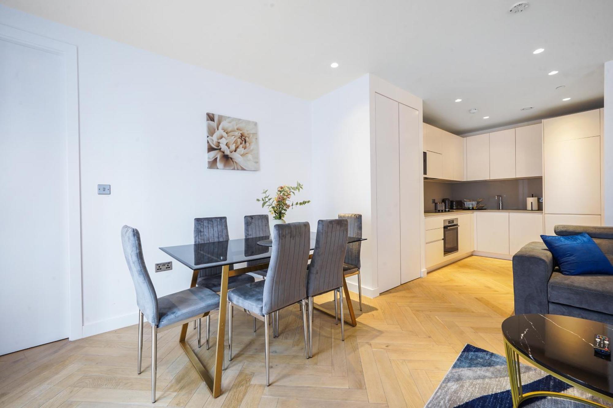 Leilighet The Zurich Apartment, 6 Beds, 15mins To London, 10mins Wembley Stadium London