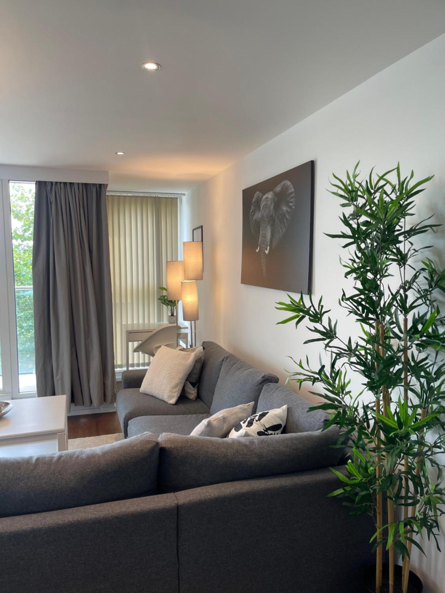 Modern Luxury 2 Bedroom In Excel Londres