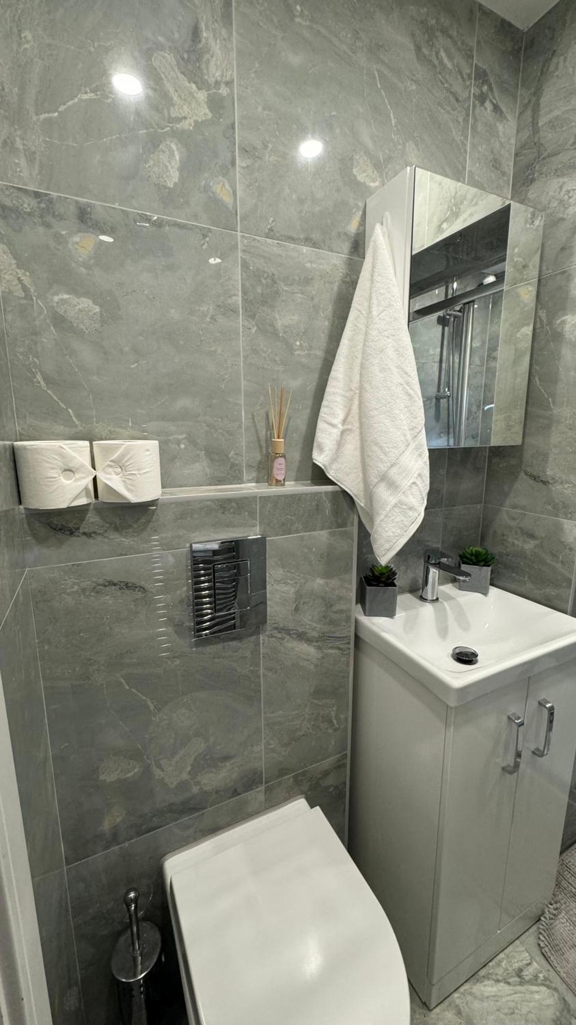 Spacious Double In Greater *