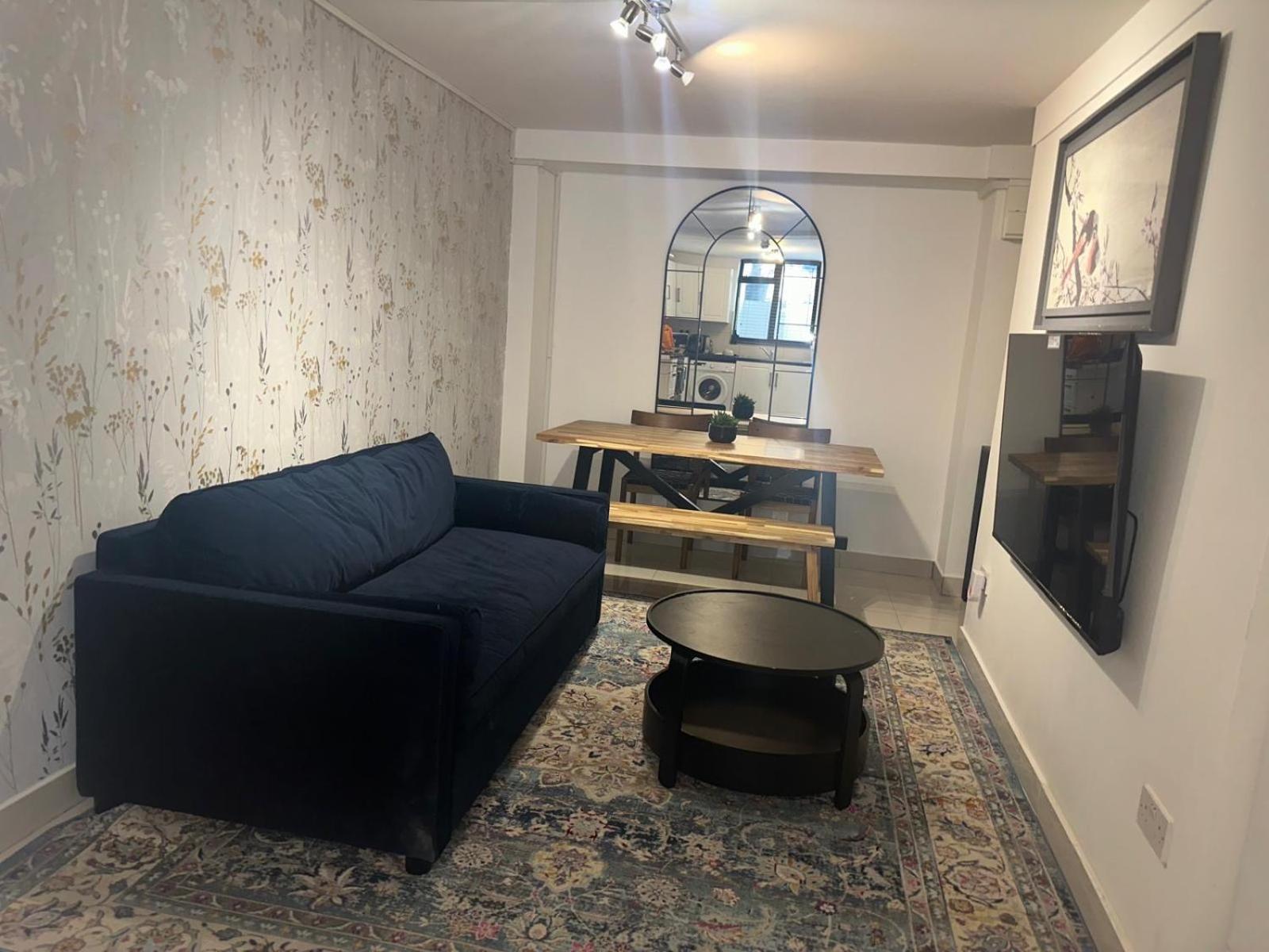 Beautiful Basement In Chiswick * Londres