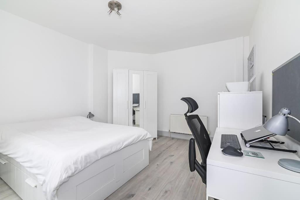 One Bed Flat In Chiswick Appartement Londen