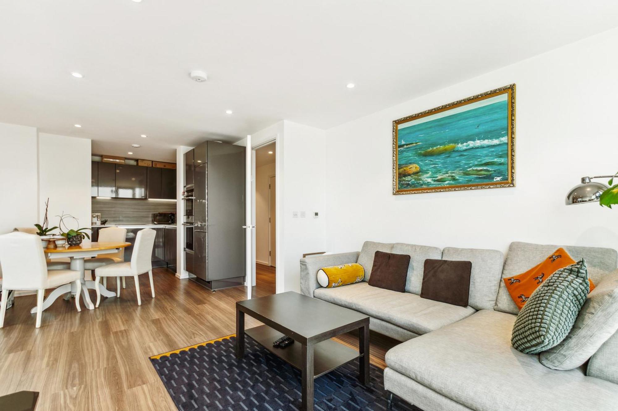Chic 2-bedroom With Stunning Views In Leilighet