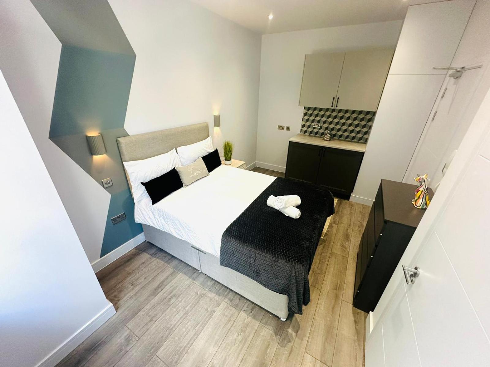 Sw18 Great Location Perfect For Tourist Pensionat London