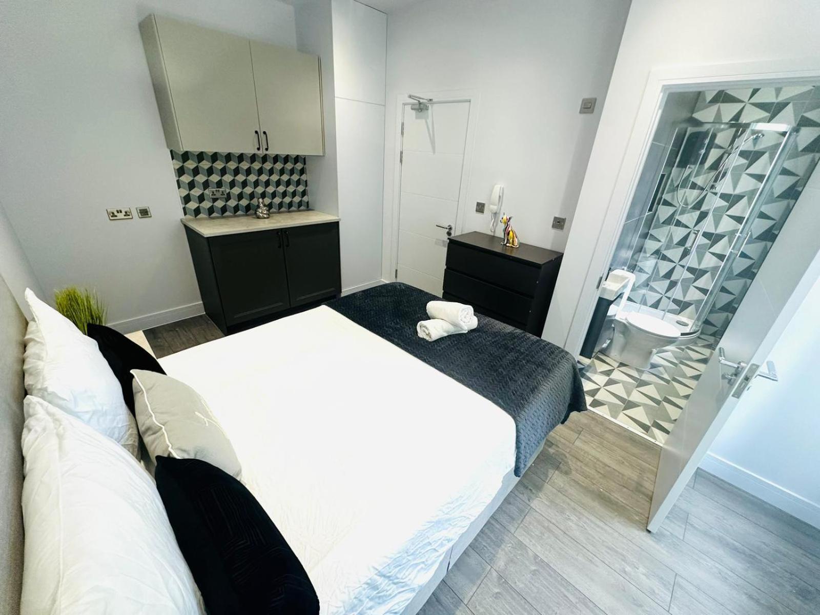 Sw18 Great Location Perfect For Tourist Pensionat London