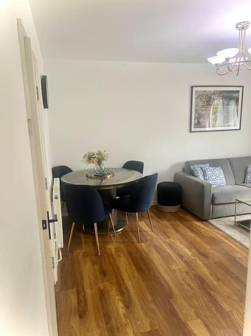 Beautiful 1 Bedroom House With Garden Appartement
