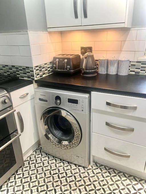 Beautiful 1 Bedroom House With Garden Appartement Londres