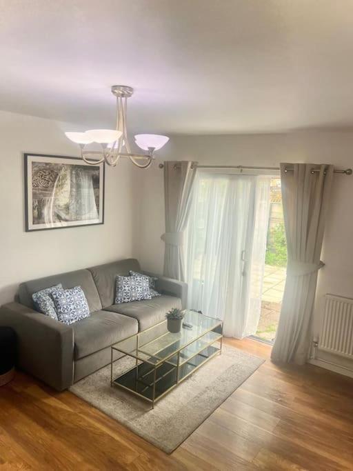 Beautiful 1 Bedroom House With Garden Appartement *