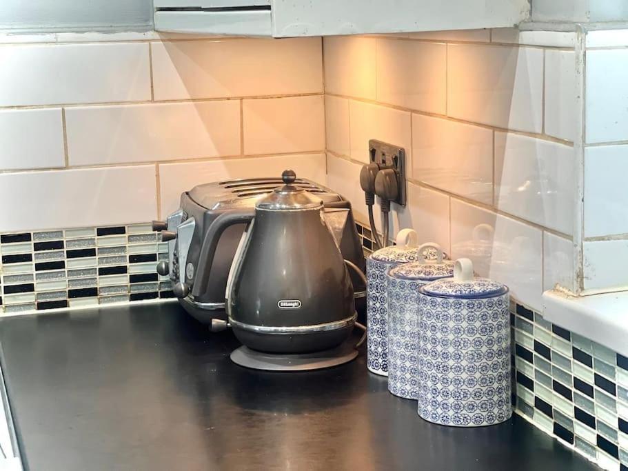 Beautiful 1 Bedroom House With Garden * Londres