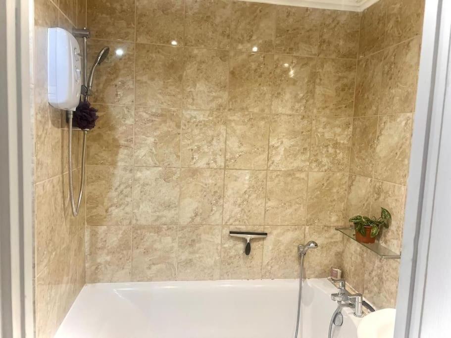 Appartement Beautiful 1 Bedroom House With Garden