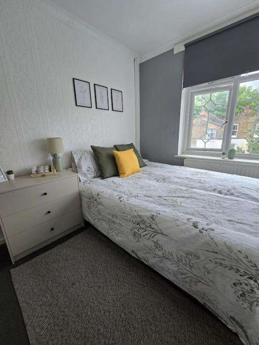 Beautiful In Prime Location! * Londra