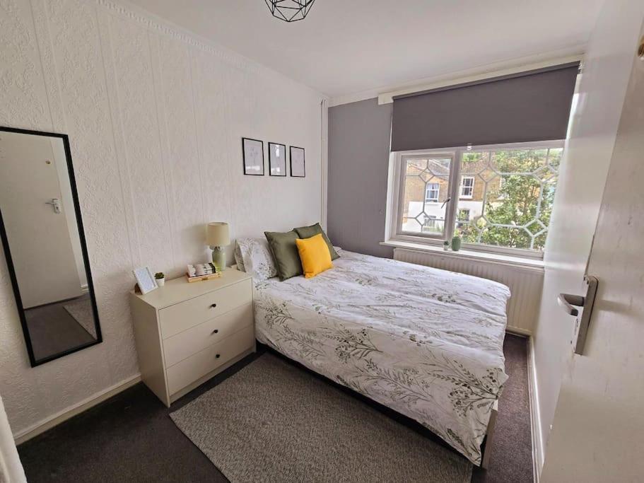 Beautiful In Prime Location! Londra