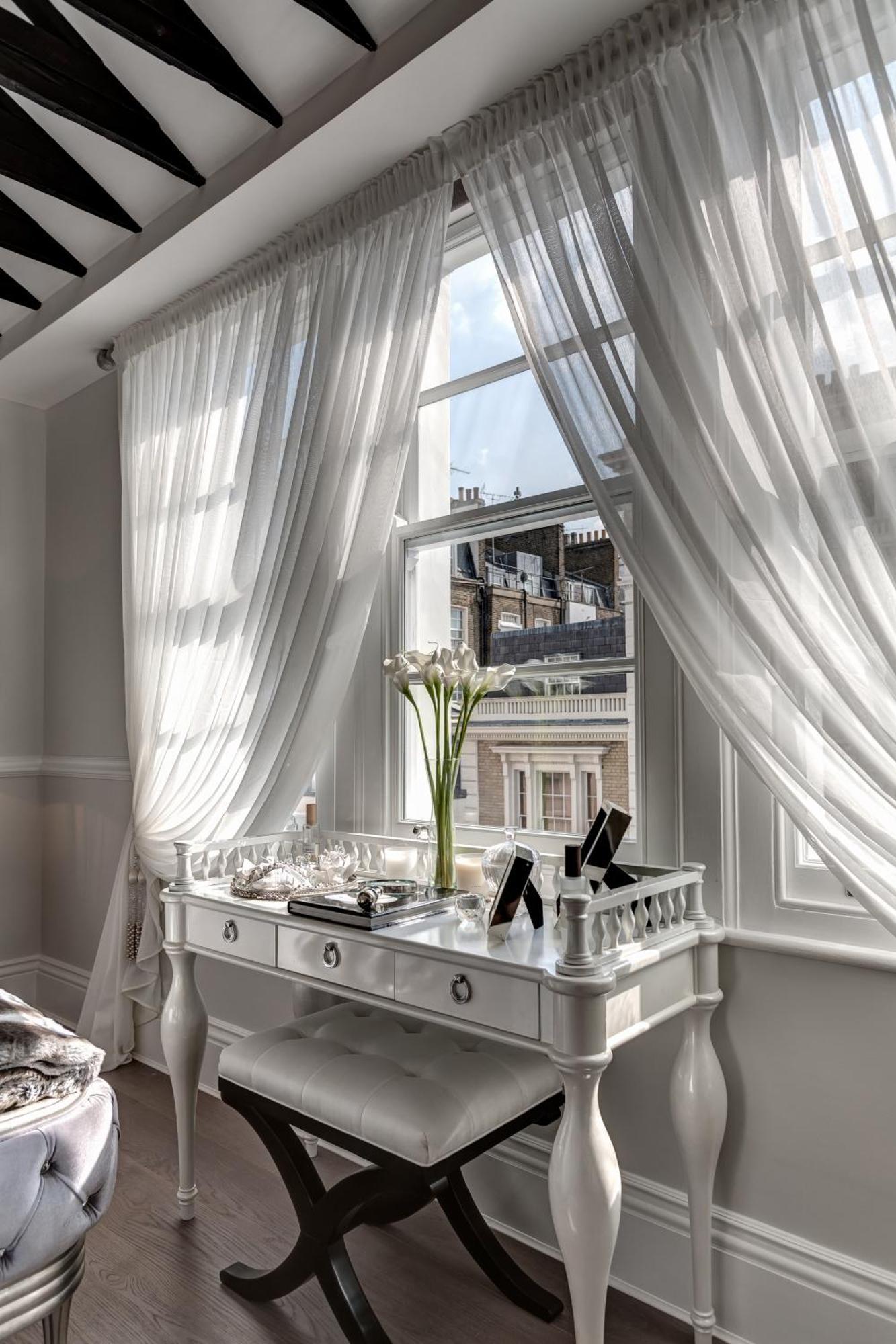 Beautiful & Luxurious 3 Bed Home, With Amazing Terrace Apartment London