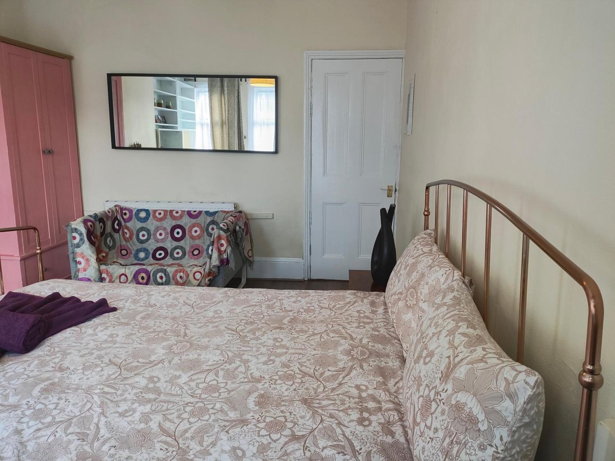 Gasthof Elegant King Bed Get Away