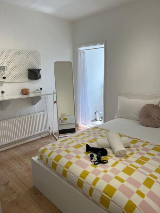 Ferienhaus Lovely 4 Bedroom Spacious House In Camden Town-central