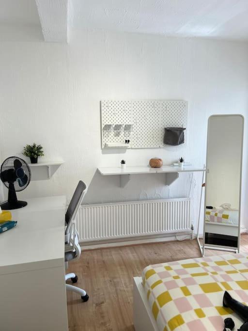 Lovely 4 Bedroom Spacious House In Camden Town-central Ferienhaus