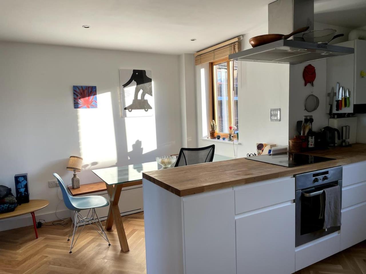 Appartement Idyllic Flat Over River Lea *