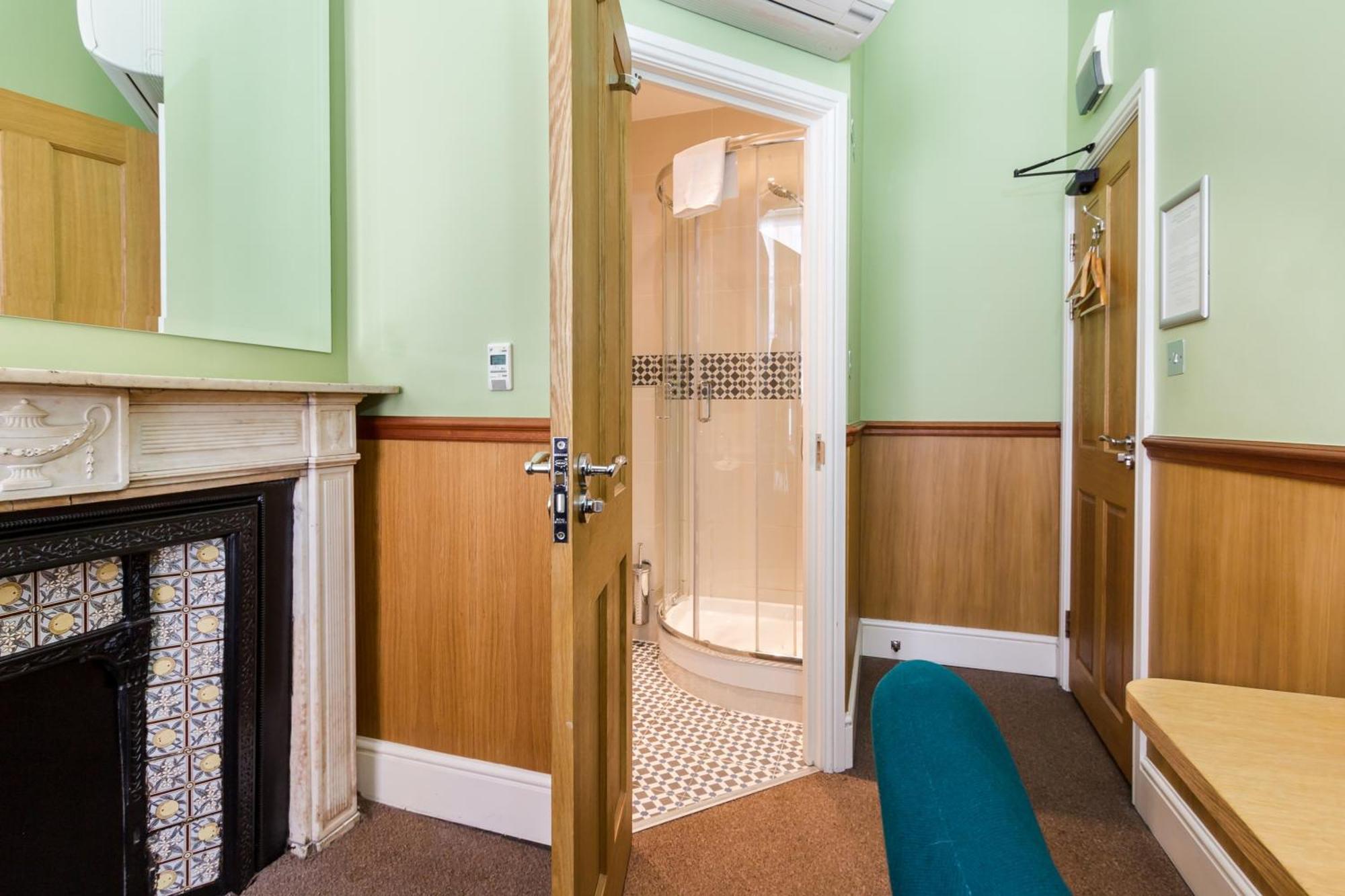 Gower House 3* London
