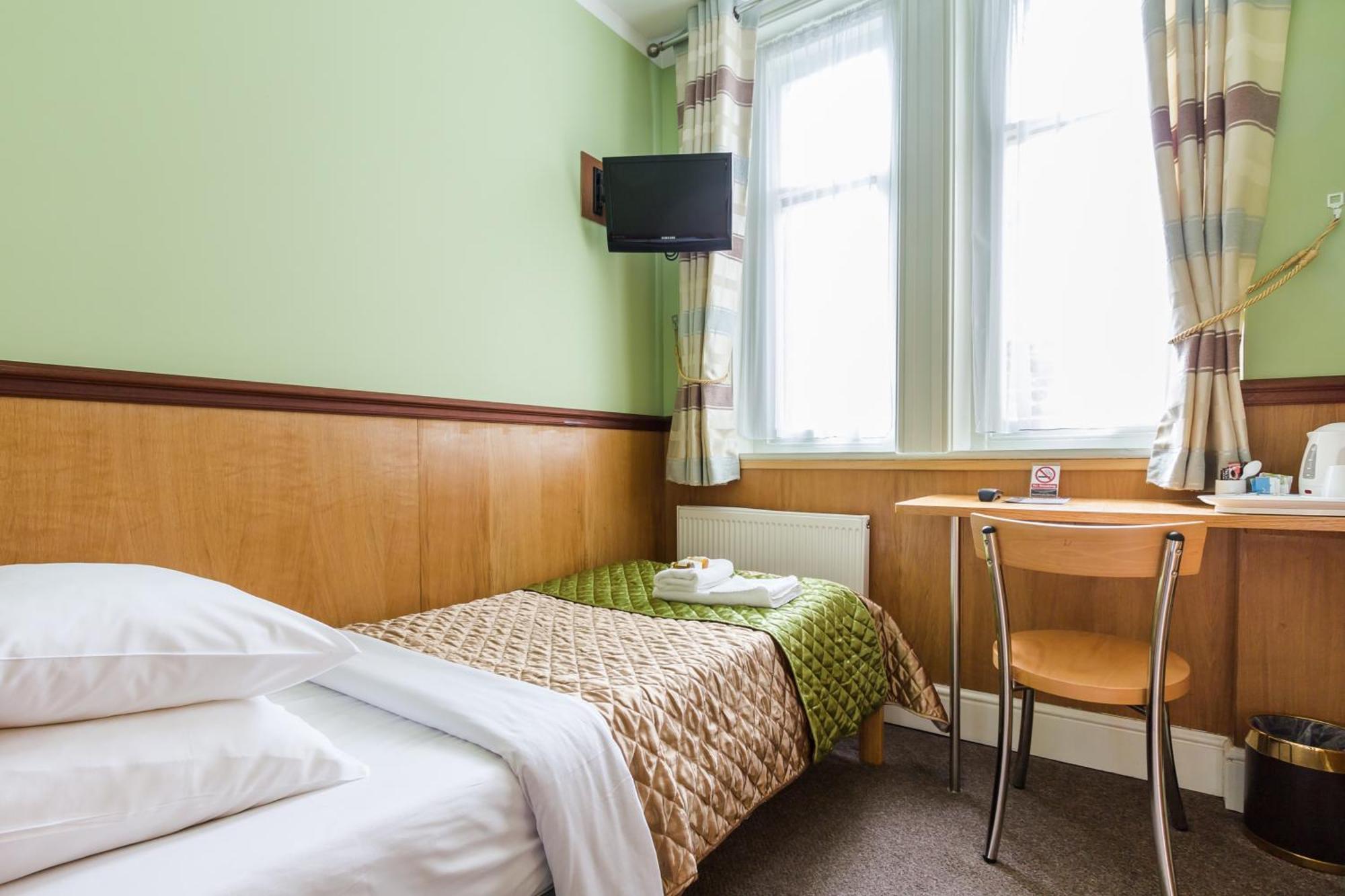 Gower House 3*