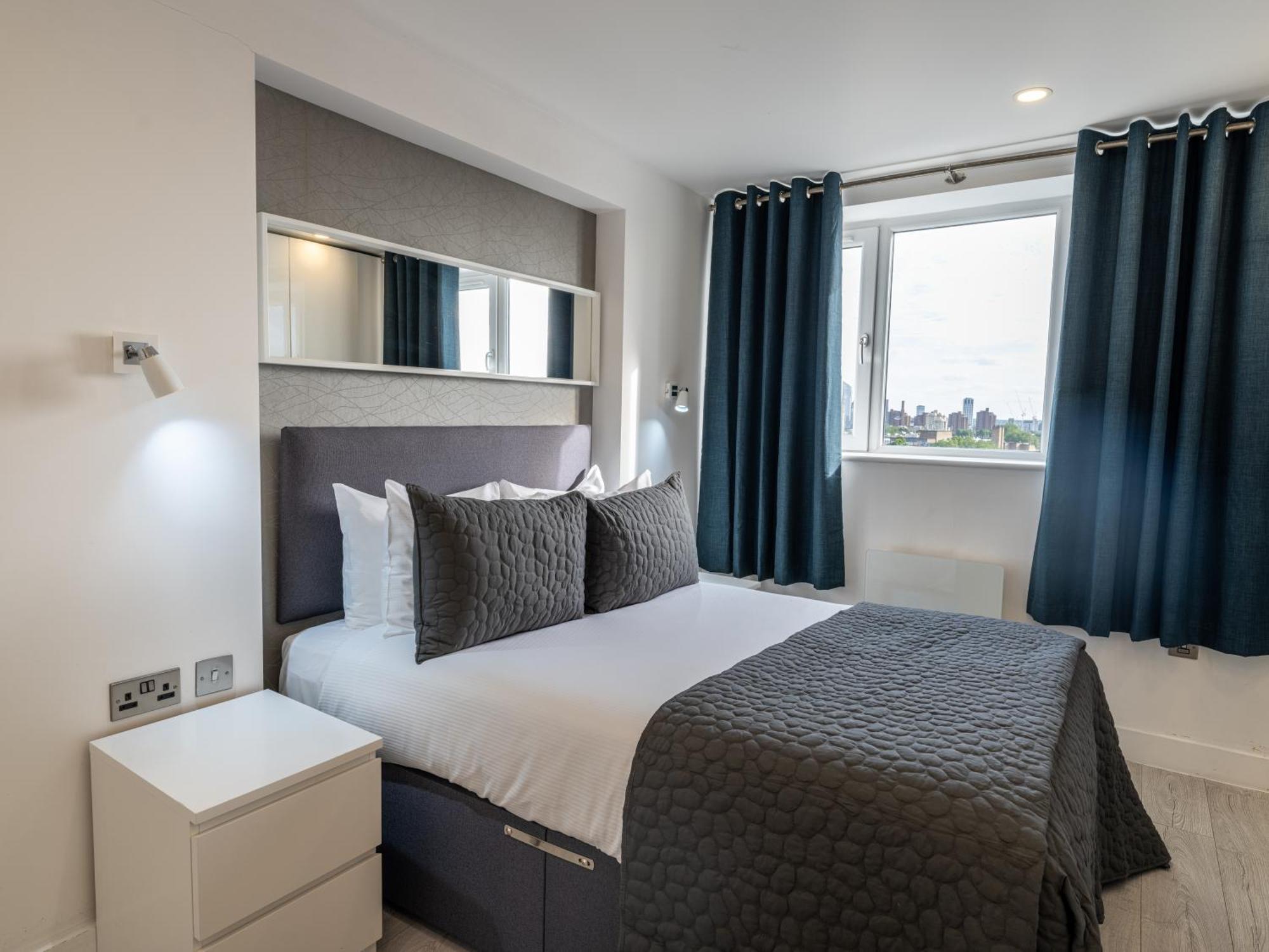 Chelsea Cloisters Serviced Apartment *