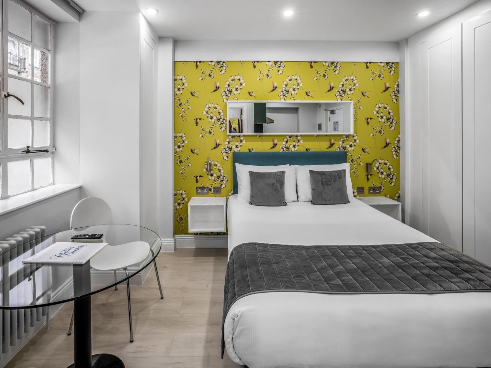 Chelsea Cloisters Serviced * London