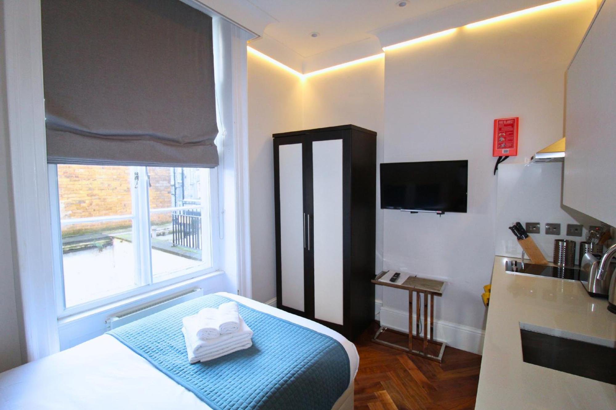 Baker Street By Viridian Apartment *
