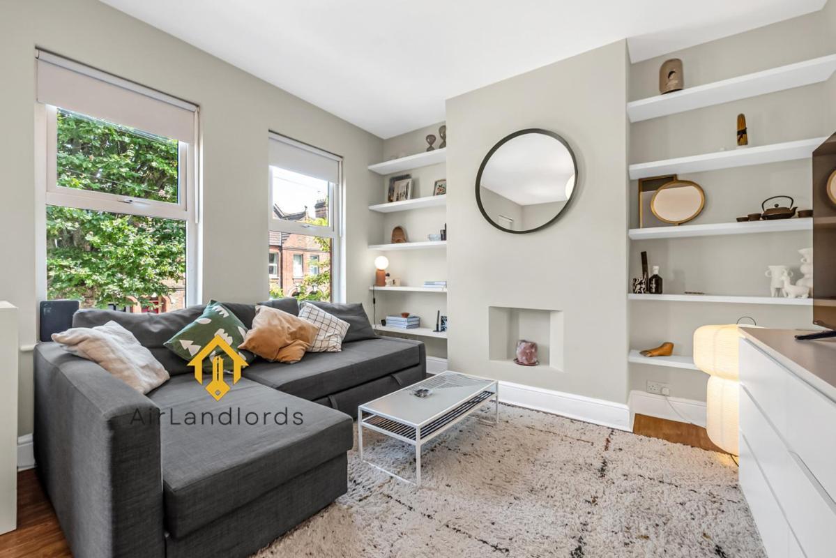 Unique 2 Bedroom Flat In Heart Of Walthamstow London
