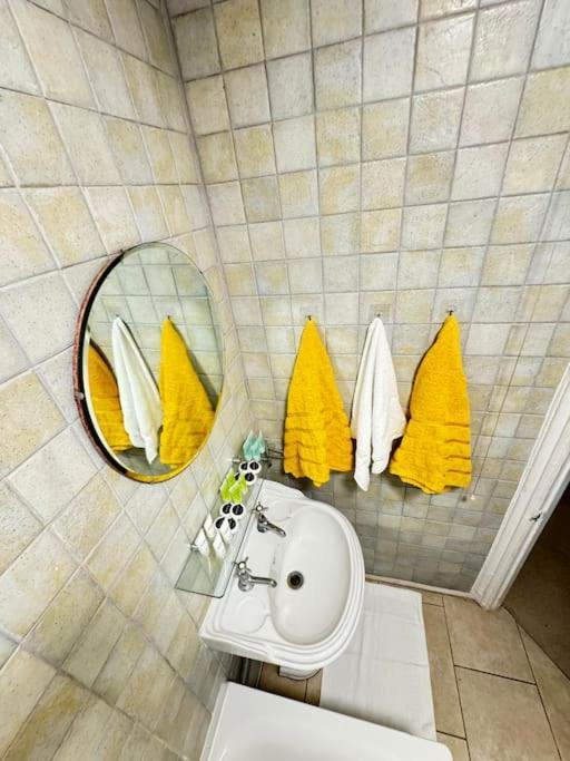 Lovely Fulham 2 Bed Appartamento *