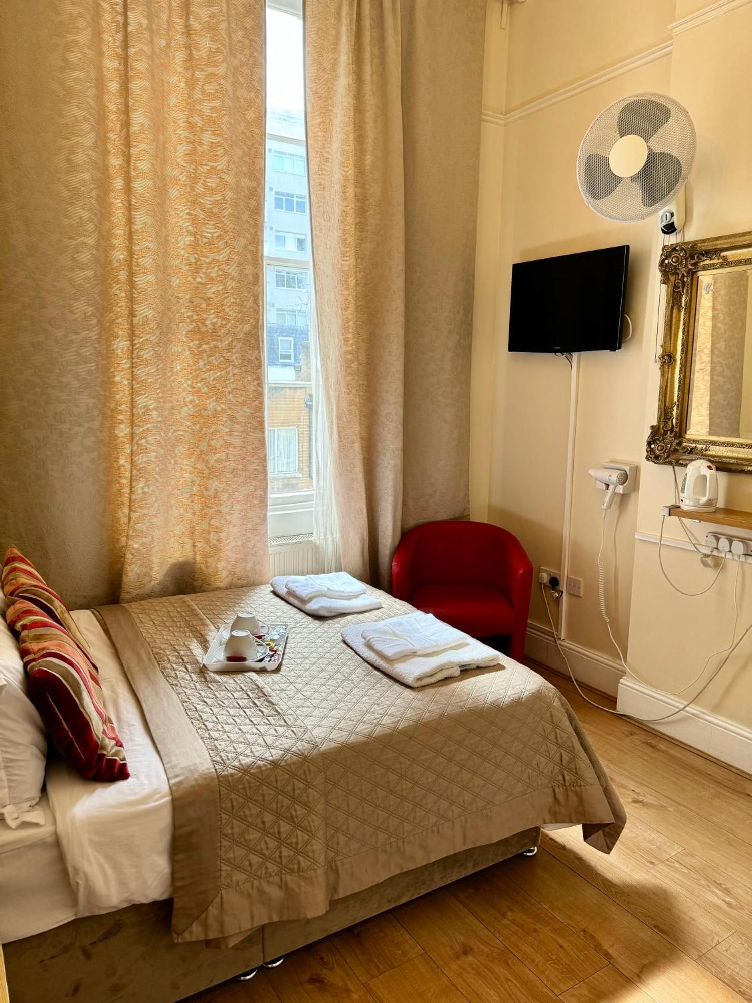Abc Hyde Park Hotell 3*