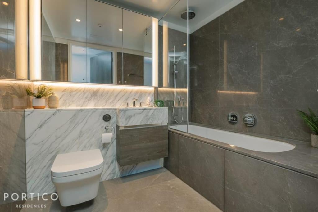 Portico Residences - Beautiful 2 Bed With Pool In Nine Elms Londres