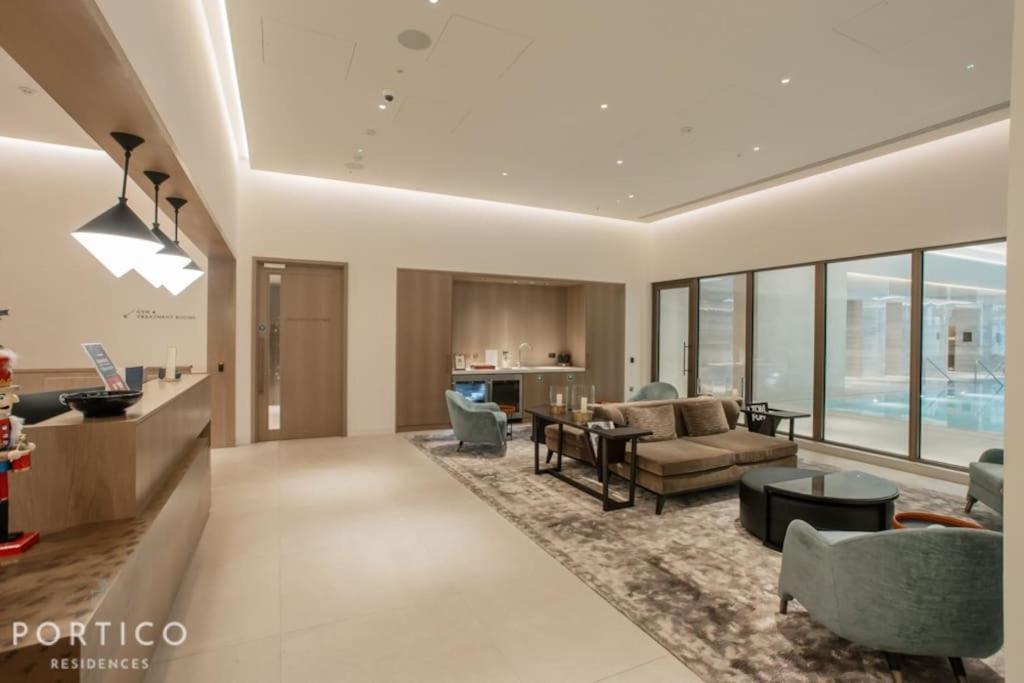 Portico Residences - Beautiful 2 Bed With Pool In Nine Elms Londres
