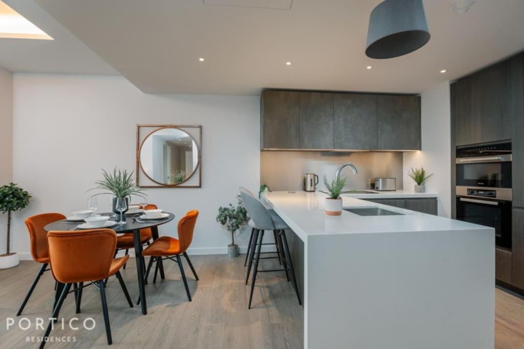 Portico Residences - Beautiful 2 Bed With Pool In Nine Elms Appartement