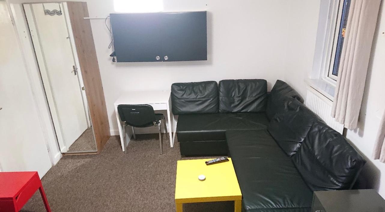 Privatunterkunft 2- In *