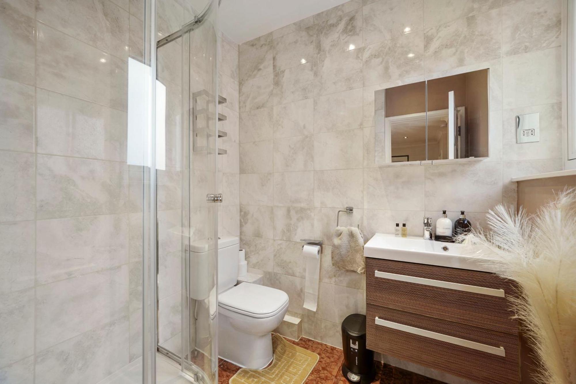 Feriehus Mews House With Private Patio & Parking London