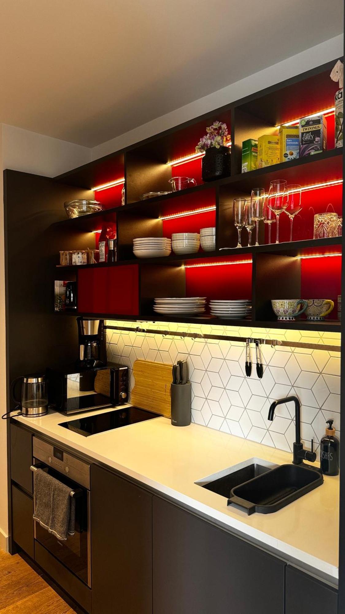 Apartment Island 1 Bedroom Luxury Apartments, Private Balcony London