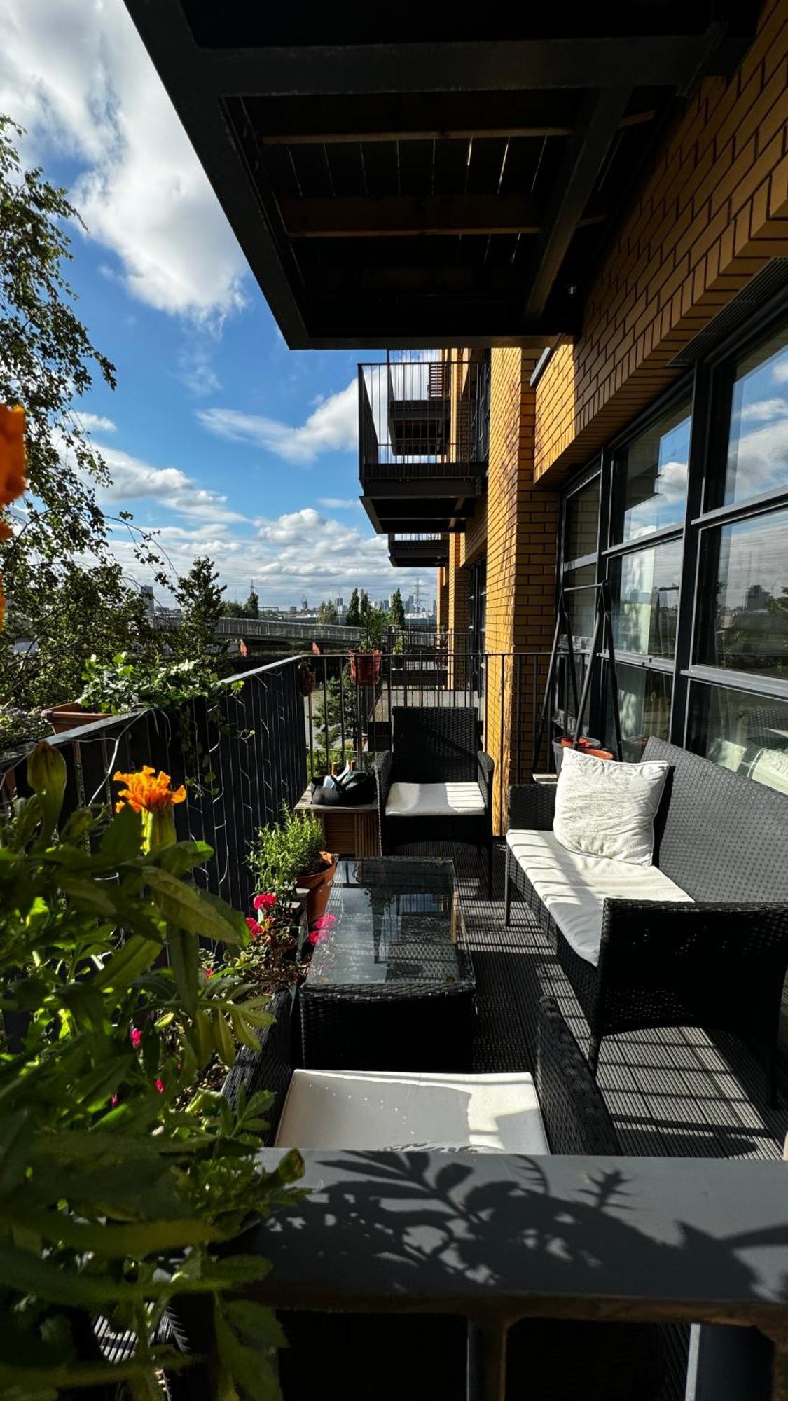 Apartment Island 1 Bedroom Luxury Apartments, Private Balcony *