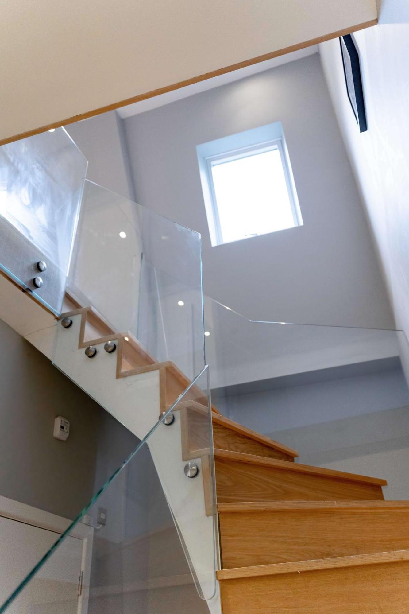 Camden Coach House By Livestay Short Lets & Serviced With Terrace Retreat & Parking * Londen