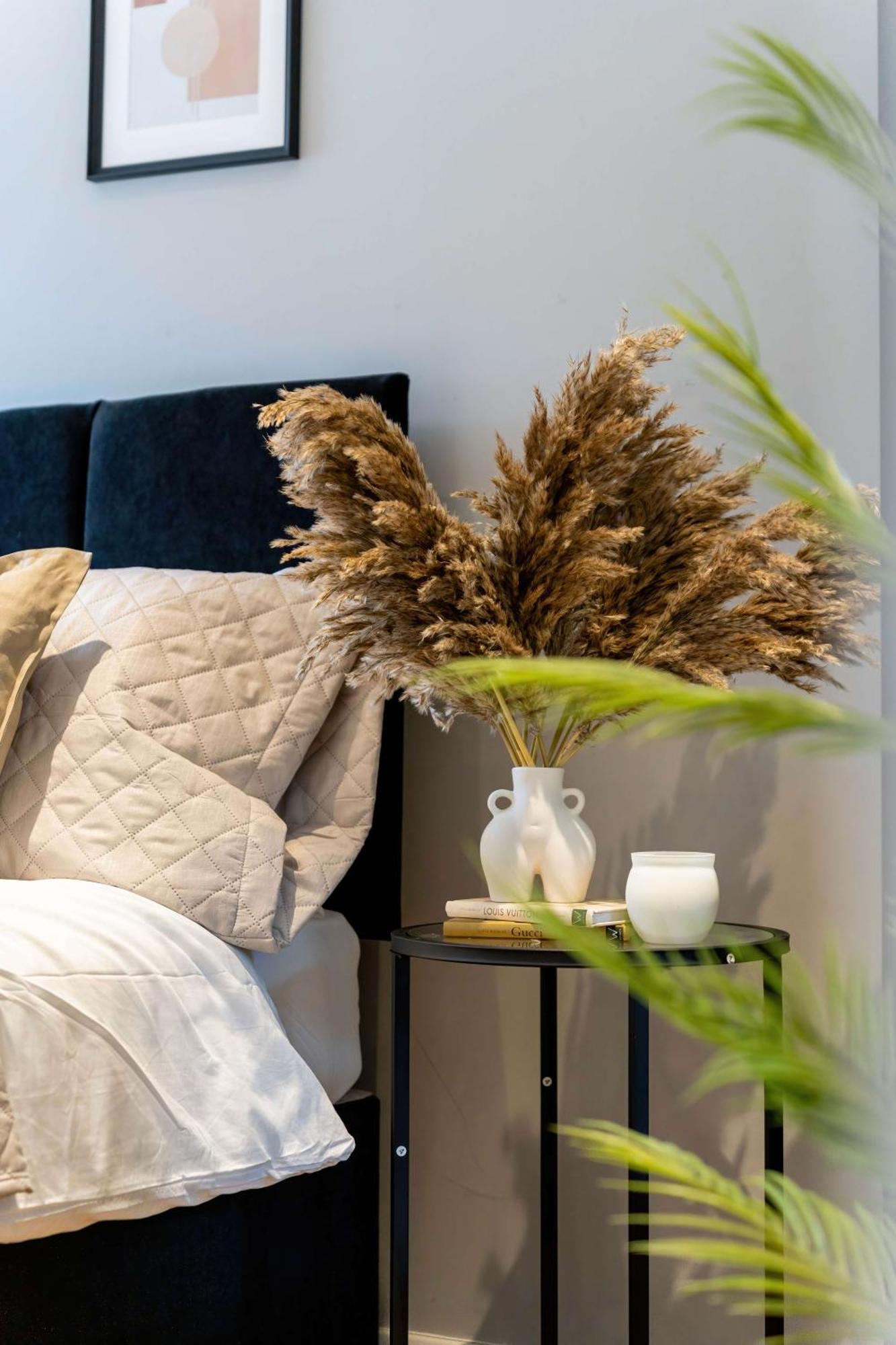 Vakantiehuis Camden Coach House By Livestay Short Lets & Serviced With Terrace Retreat & Parking Londen