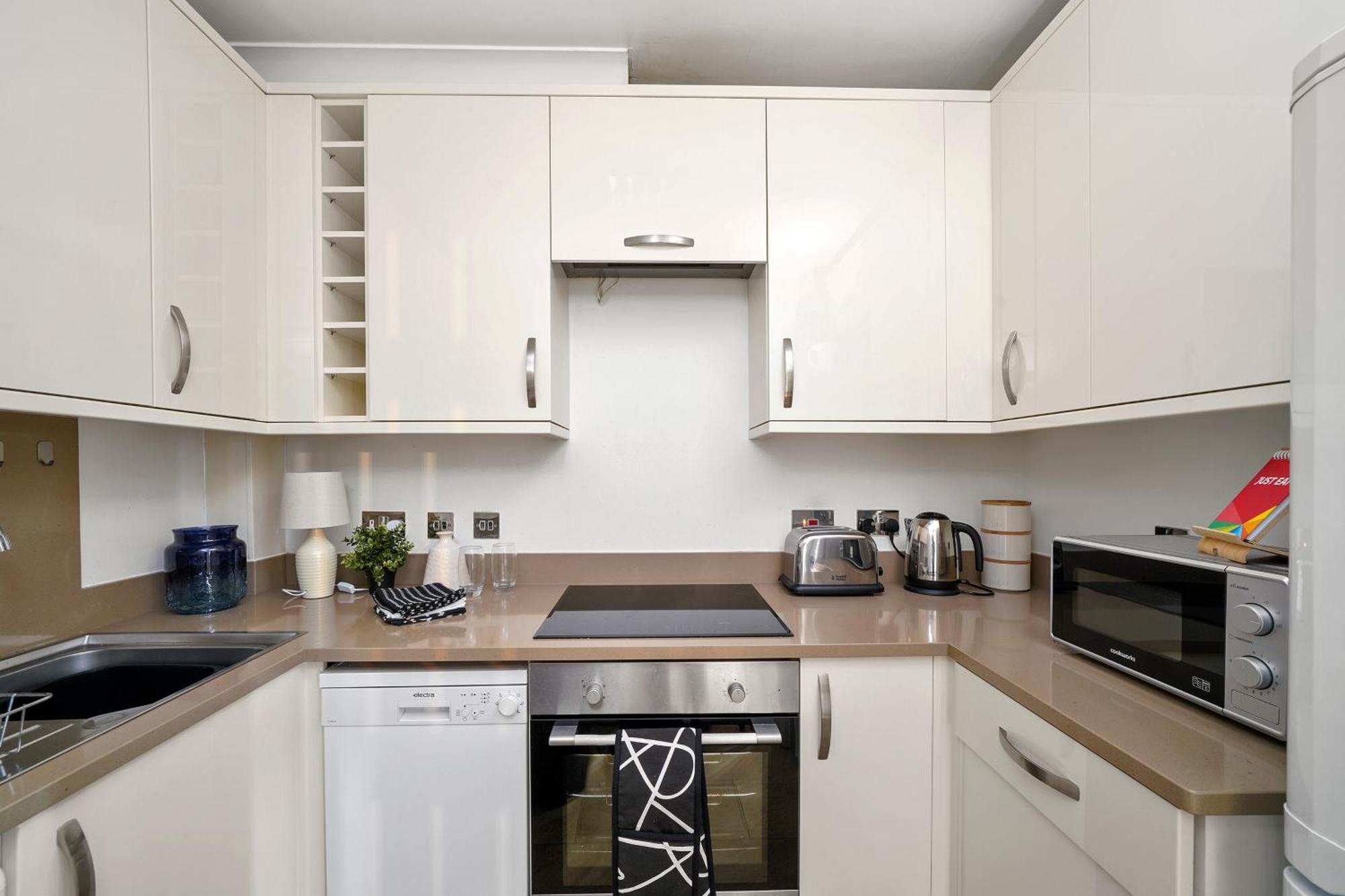 Delightful Flat In - Sleeps 6 * London